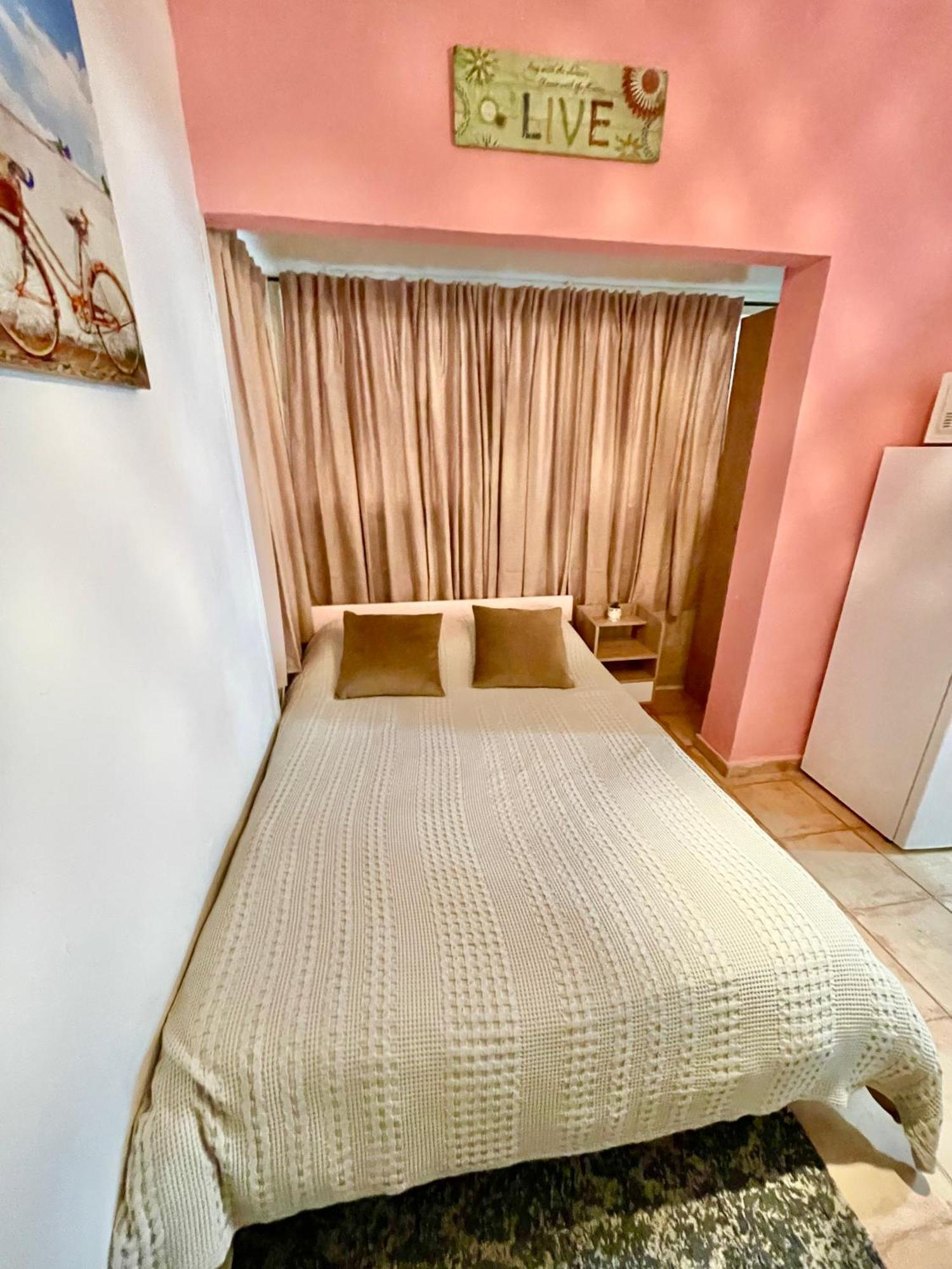 Dotan'S Boutique Apartments - By The Beach! Tel Aviv Eksteriør billede